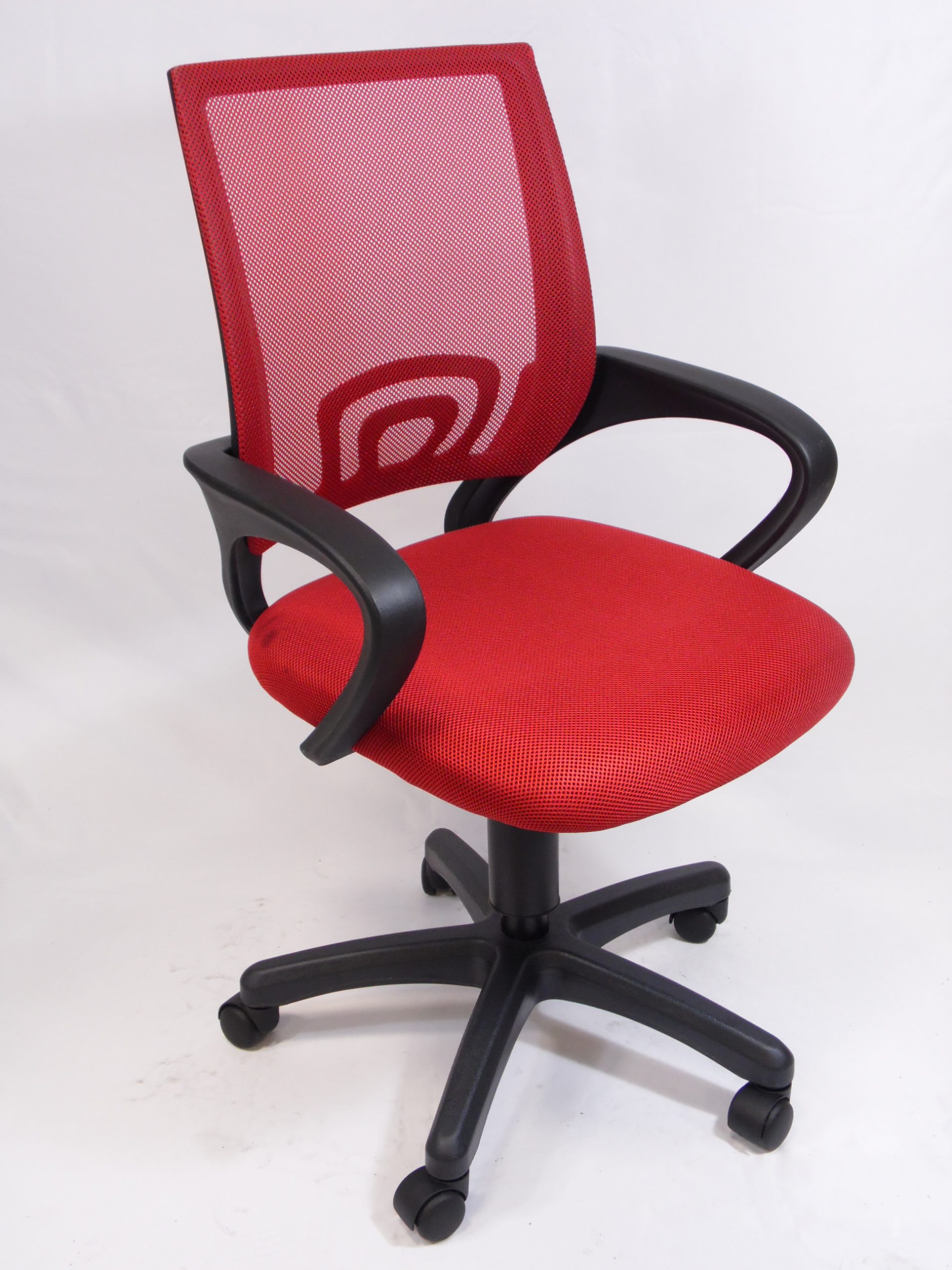 sedia per pc Dimensioni: h 99 cm x 60cm , h sedile 54cm x d sedile 57 cm; Materiale: plastica e tessuto color rosso
